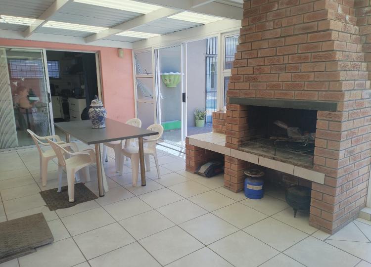 3 Bedroom Property for Sale in Chrismar Western Cape